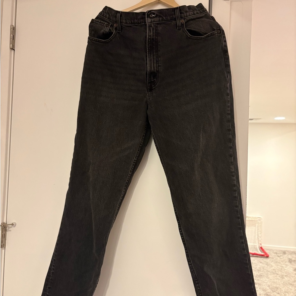 Abercrombie & Fitch women's Dark Gray Relaxed Jeans